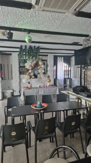 Se alquila para eventos asta 50 personas.Local en