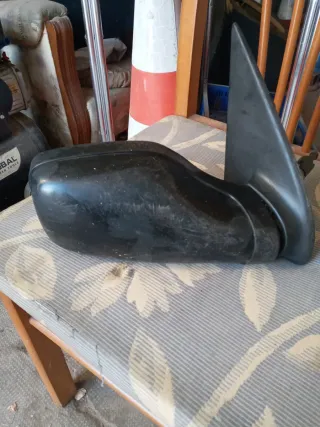 Espejo retrovisor Peugeot 106 lado copiloto