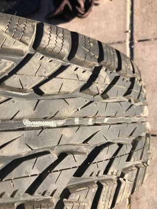 Neumatico DUNLOP 215/60 R16 95H con llanta.