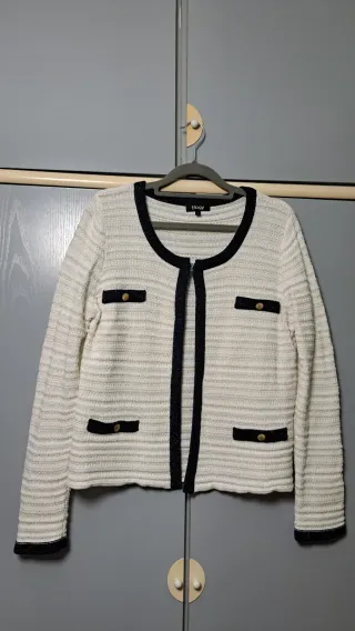 Chaqueta tipo Chanel