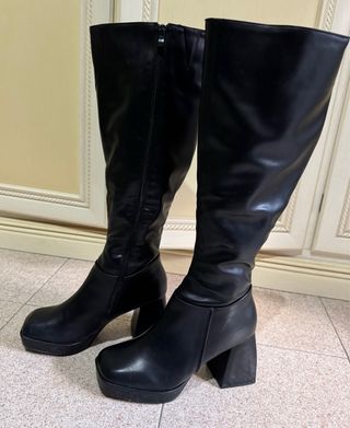 stivali in pelle con tacco