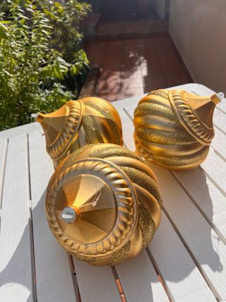 Adornos Navideños, 7 bolas de 63 cm. de diámetro