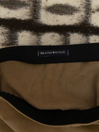 Falda marrón con vuelo