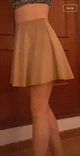 Falda marrón con vuelo