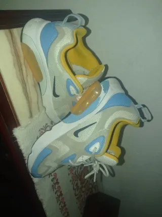 Zapatillas Nike Air Max 200 casi nuevas