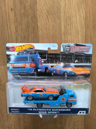 Hot Wheels Team Transport '70 Plymouth Superbird