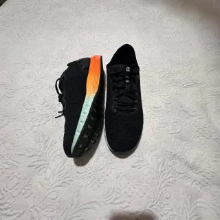 Zapatillas Under Armour Sonic Negras Naranja