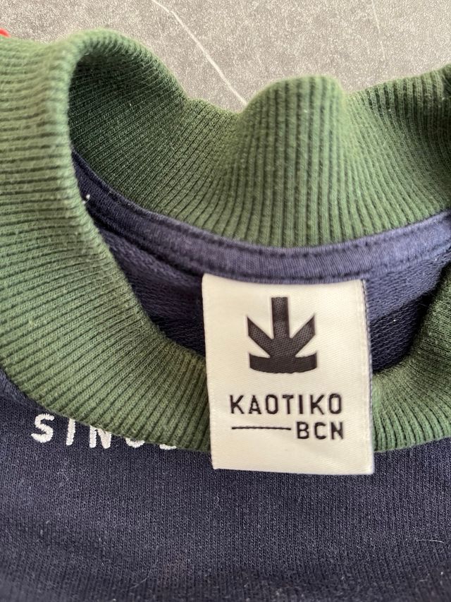 Sudadera Kaotiko azul y roja