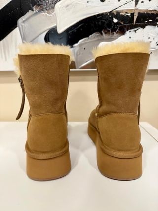 Botas tipo UGG camel con plataforma – cálidas y có