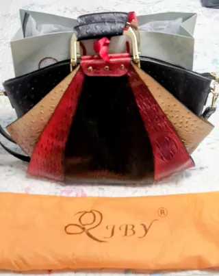 Bolso lujo NUEVO .Costó 55 euros