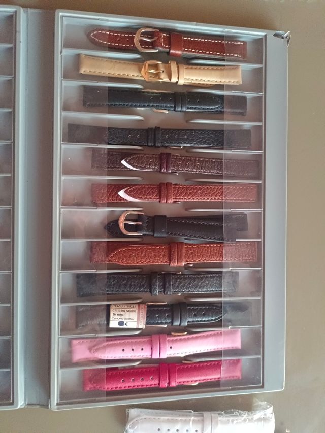 Correa de reloj roja talla 18mm. NUEVO.