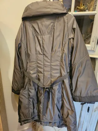 Gabardina muy original, calidad óptima