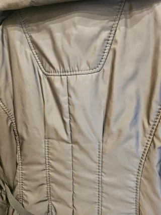 Gabardina muy original, calidad óptima