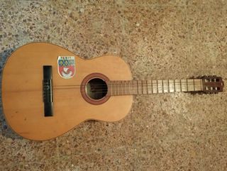 Instrumentos de cuerda varios.