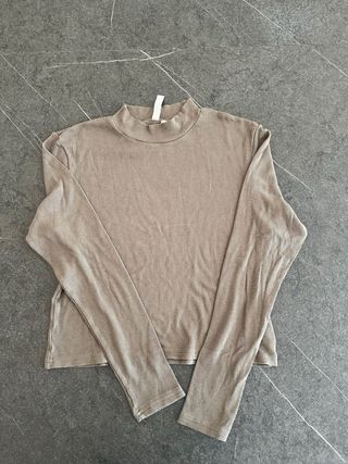 Camiseta de manga larga y cuello alto