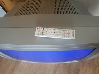 TV JVC CRT 28" para retro gaming