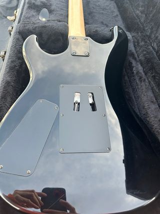 Guitarra Kramer Baretta Ebony