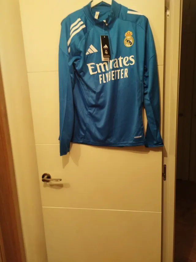 Sudadera nueva sin estrenar original.