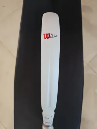 Pala de pádel Wilson Bela lt