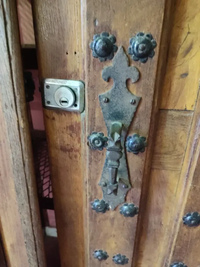 Puertas de madera maciza