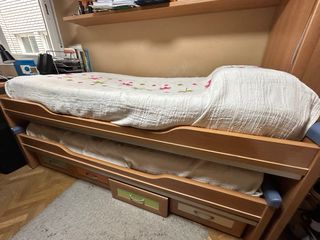 Set de Cama Doble y Mesa de madera