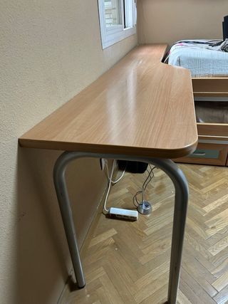 Set de Cama Doble y Mesa de madera