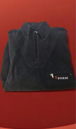 Maglione in pile con cerniera sul collo