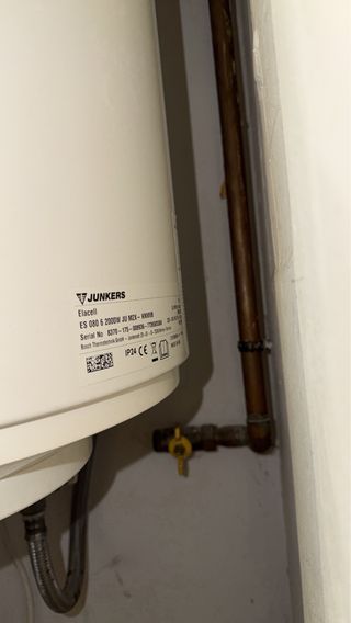 calentador de agua eléctrico de marca junkeras