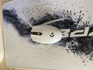 Setup PC Gaming completo con RGB, monitor, cuffie e mouse