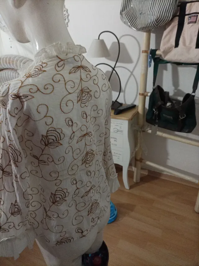 Blusa muy elegante, cómoda