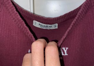 Top de tirantes color burdeos