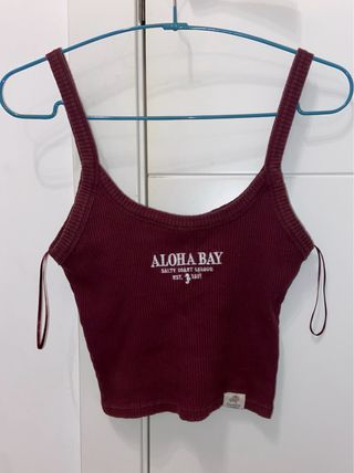 Top de tirantes color burdeos