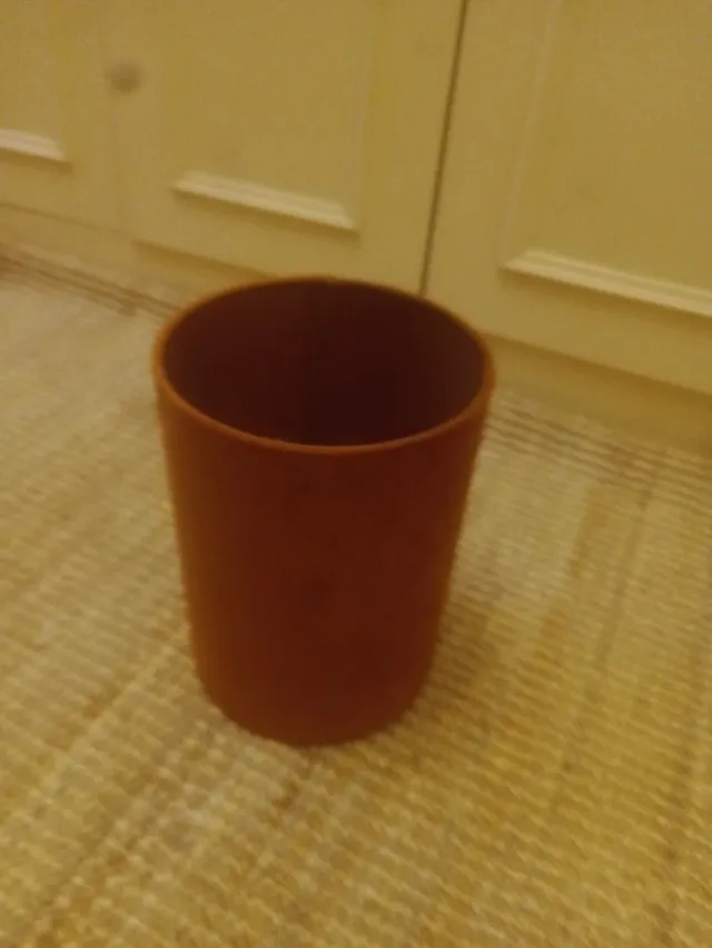 Pantalla tulipa de terciopelo teja.