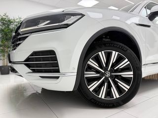 VW Touareg 3.0TDI Premium Elegance 4M desde 589/me