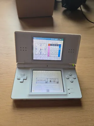 Nintendo DS Lite Bianco con Pennino e Caricatore