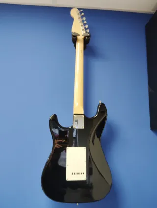 Guitarra eléctrica Yako stratocaster 1994.