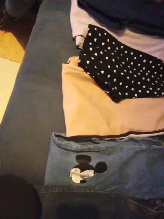 Seis pantalones por veinte euros