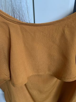 Top tirantes mostaza volantes talla L