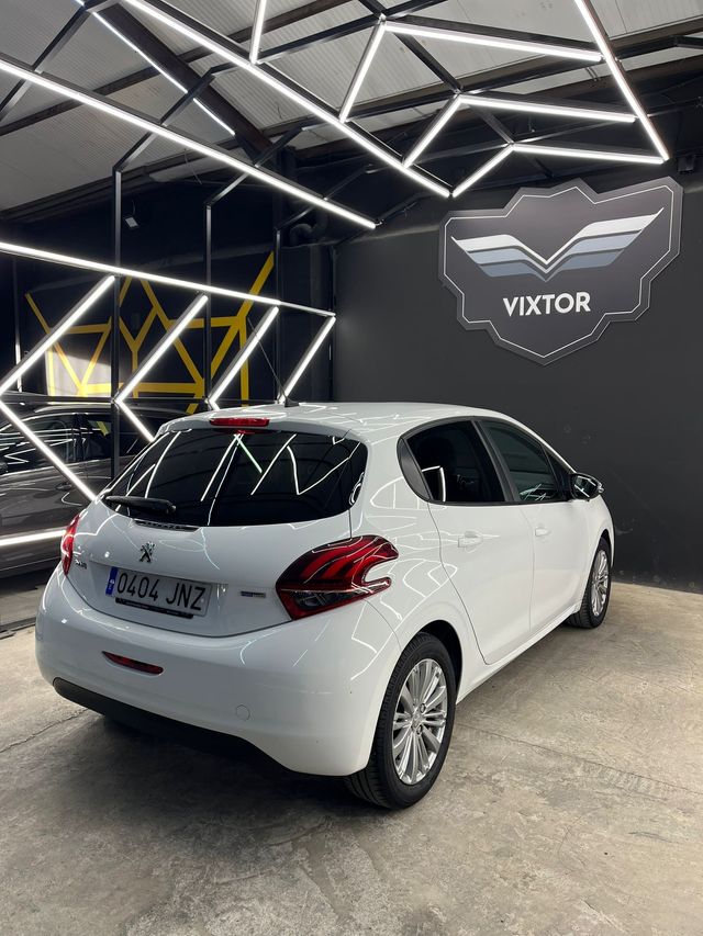 Peugeot 208 1.2 PureTech Style 82
