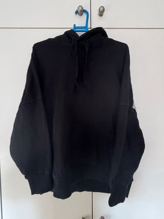 Sudadera negra de Pull&Bear