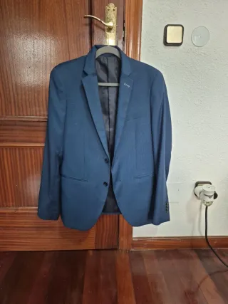 Traje con corbata y pantalones (48, 40)