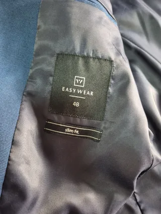 Traje con corbata y pantalones (48, 40)