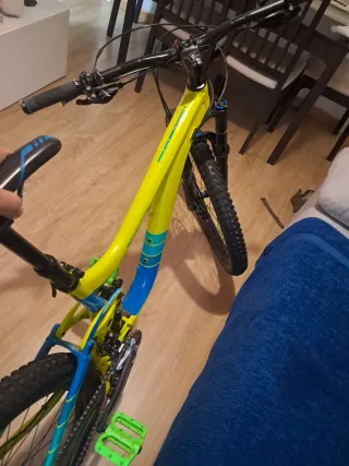 Bicicleta Giant reing 27.5 incluye casco nuevo fox