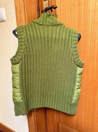 colete quentinho verde pistachio Bershka M