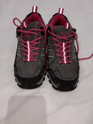 Zapatillas de trekking y senderimo