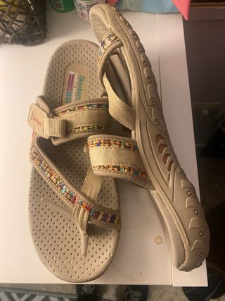 sandalias de marca Sketchers outdoor lifestyle