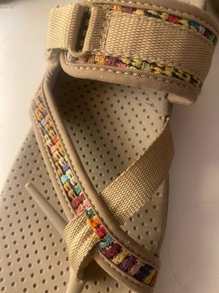 sandalias de marca Sketchers outdoor lifestyle