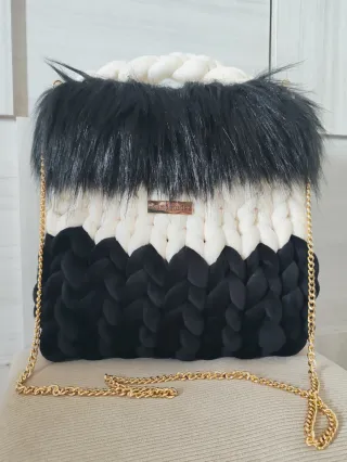 Chunky bag bicolore con pellicciotto sintetico