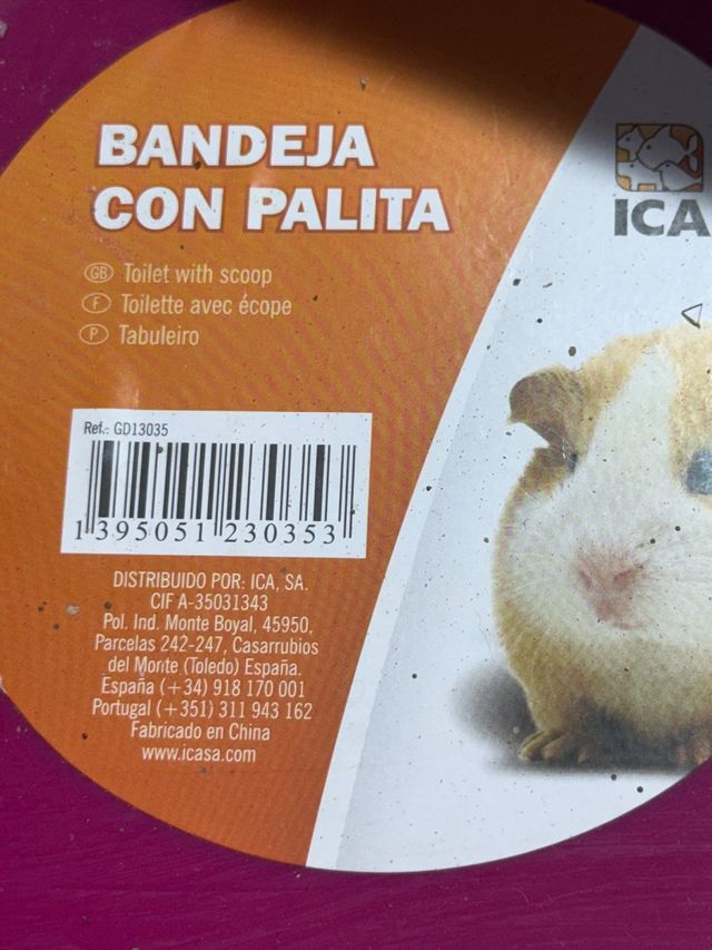 Bandeja con palita para cobayas