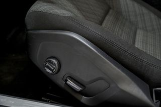 Volvo V60   2.0 B4 D AWD Cross Country Core Auto